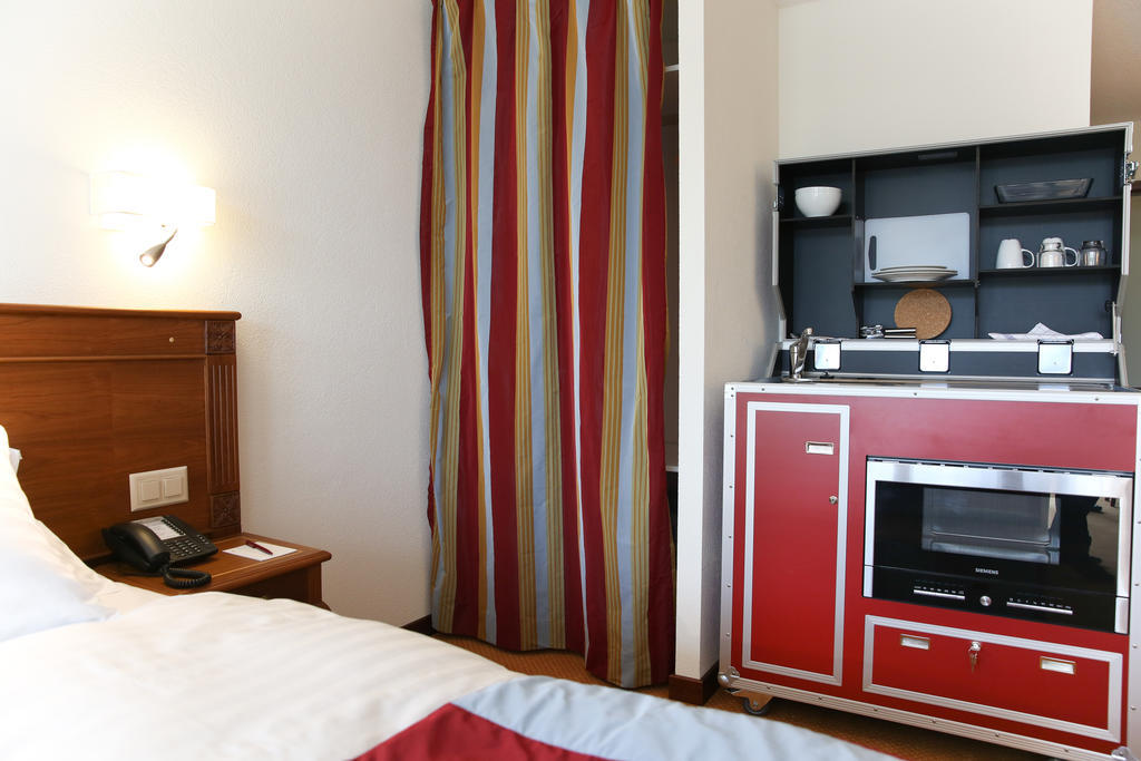 Hotel Des Inventions Ecublens  Værelse billede