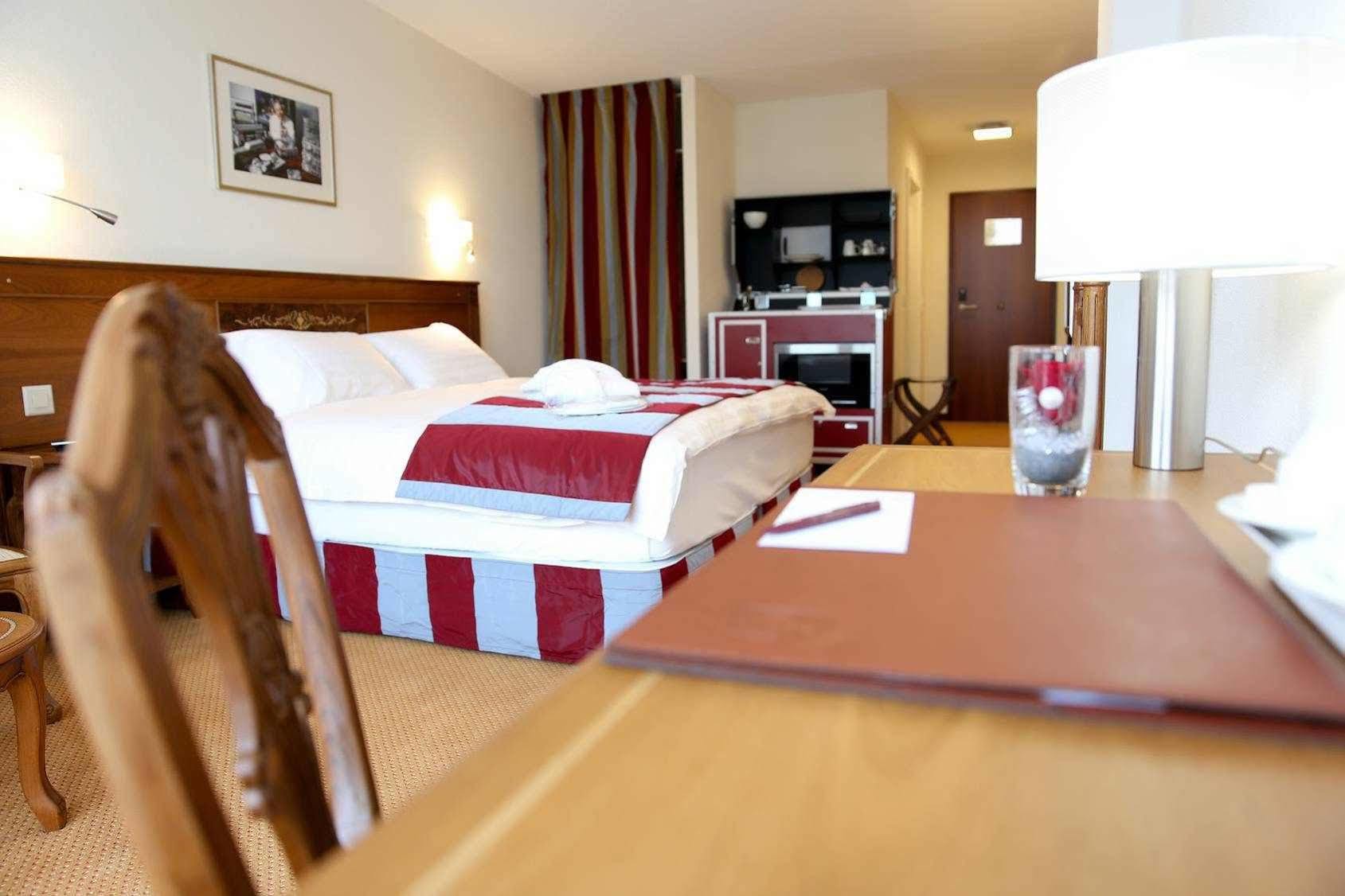 Hotel Des Inventions Ecublens  Eksteriør billede